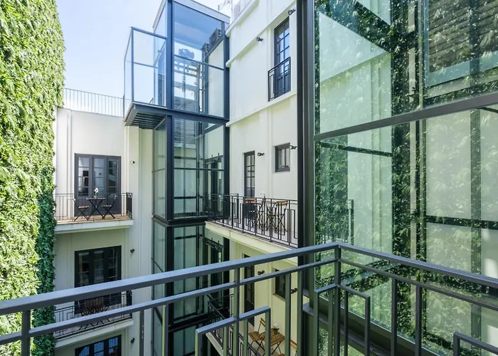 Art Deco 31 Luxury 2br Downtown Metro Ac Porto